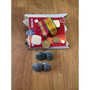 Mixed Lot of Vintage Military Pin Waterbury‎ Button's